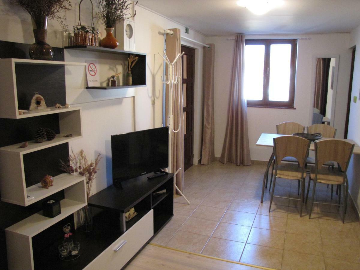 Terra Rossa Apartment Loborika Ngoại thất bức ảnh