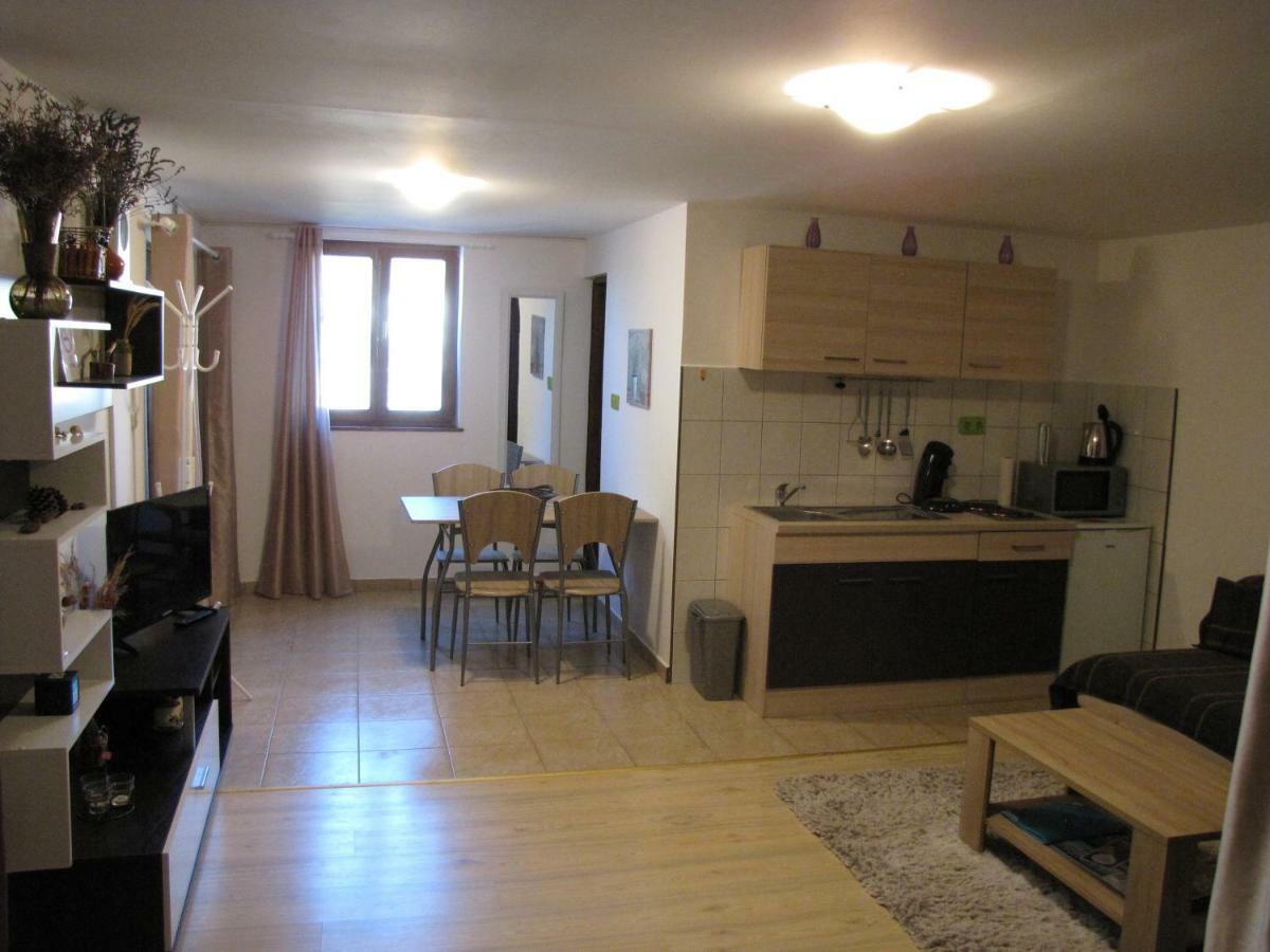 Terra Rossa Apartment Loborika Ngoại thất bức ảnh